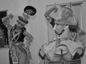 मणिपुर क्षेत्र से आया शास्‍त्रीय नृत्‍य मणिपुरी नृत्‍य है